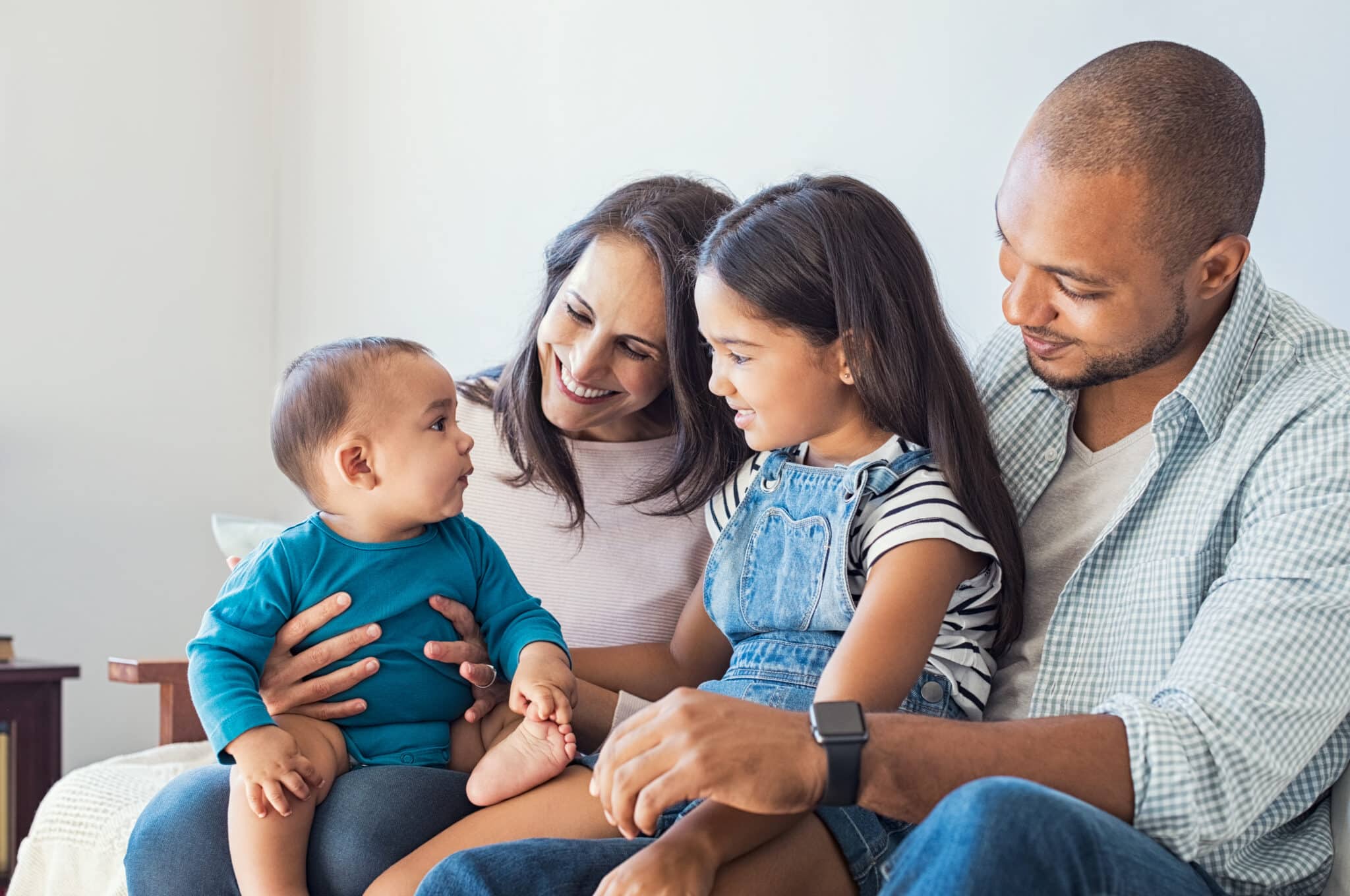 Qui peut bénéficier du regroupement familial sur place ?