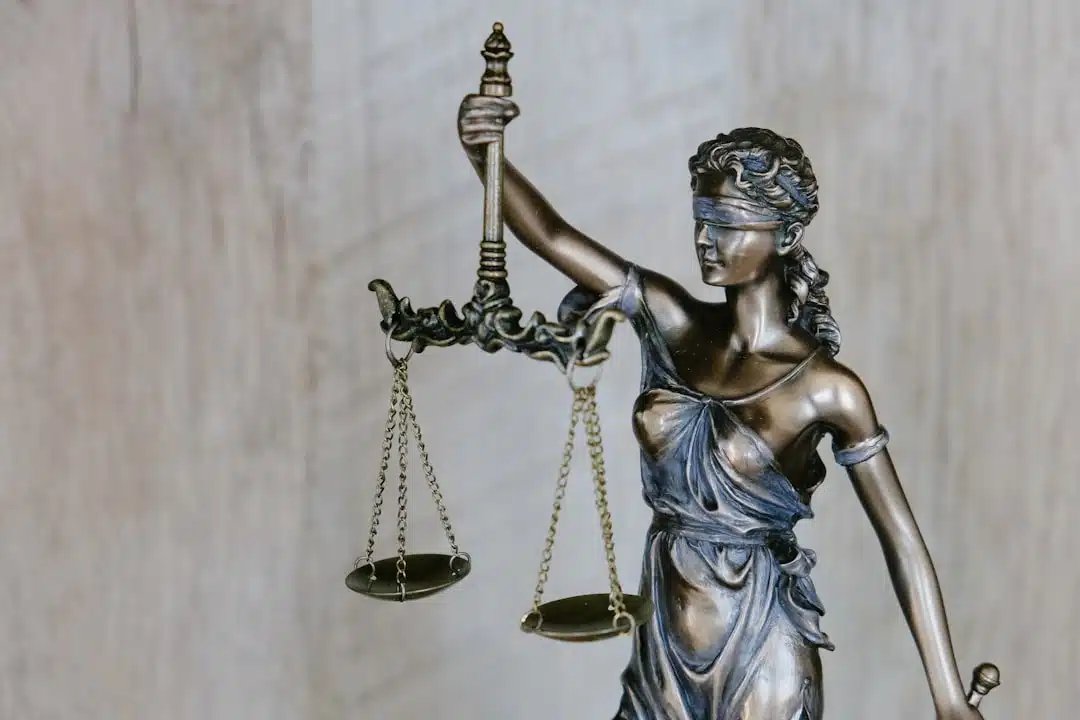 Influence des réseaux sociaux dans les procédures judiciaires pénales